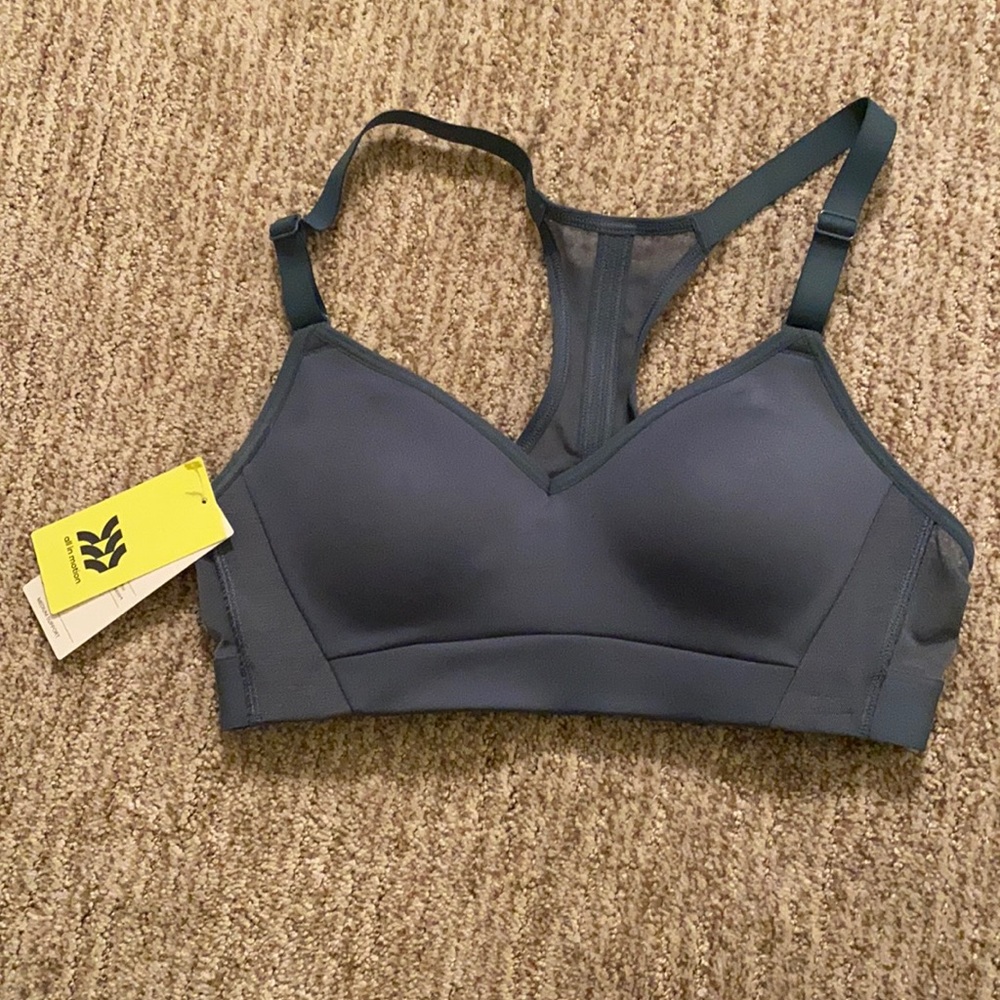 Women’s sports bra
